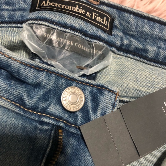 NWT Abercrombie & Fitch brand  women’s Denim Jeans - Picture 5 of 8